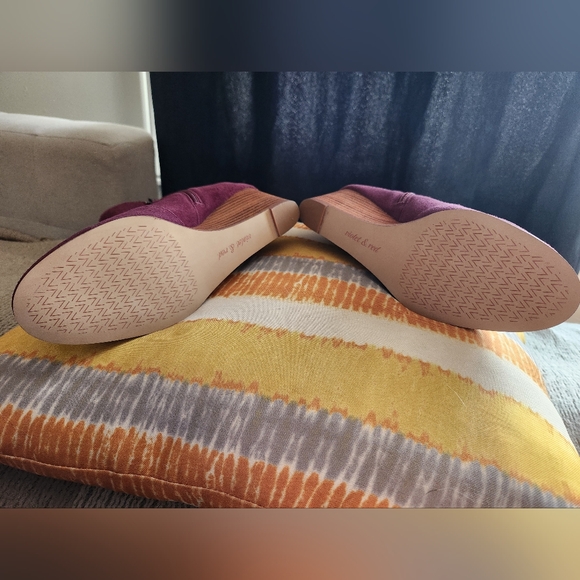 Violet and Red Jayjay boots - Picture 7 of 7